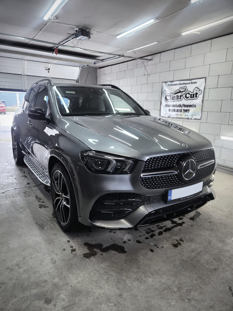 Tepovanie interiéru auta Mercedes GLE – čistota a sviežosť interiéru v Lučenci